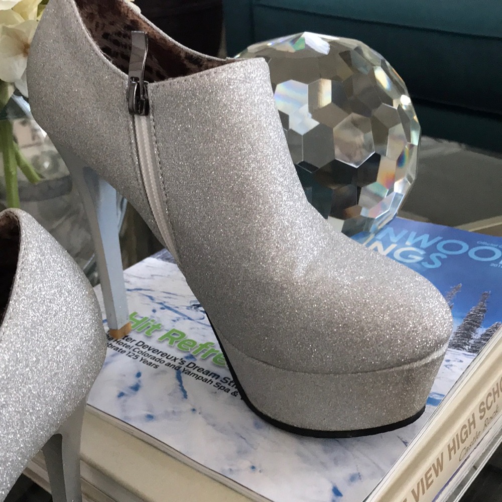 JinPin Heels🔥 - Picture 2 of 8